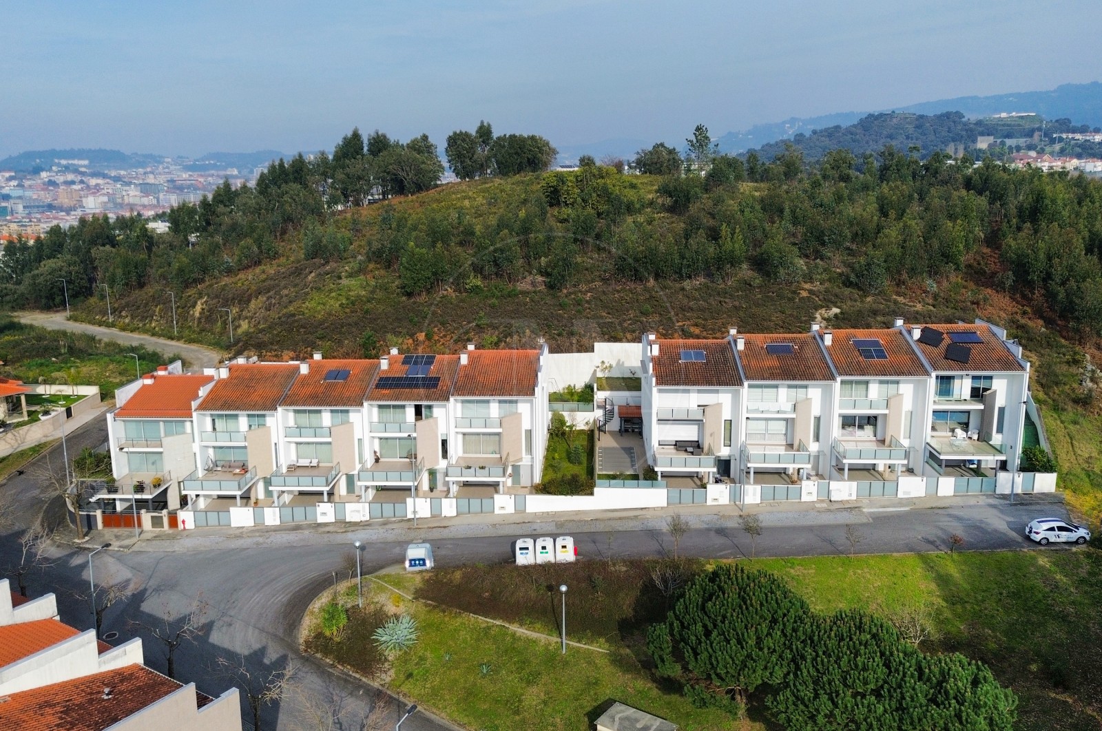 Moradia T3 para Venda em Lomar e Arcos, Braga, Braga - Fachada (Imagem 1)