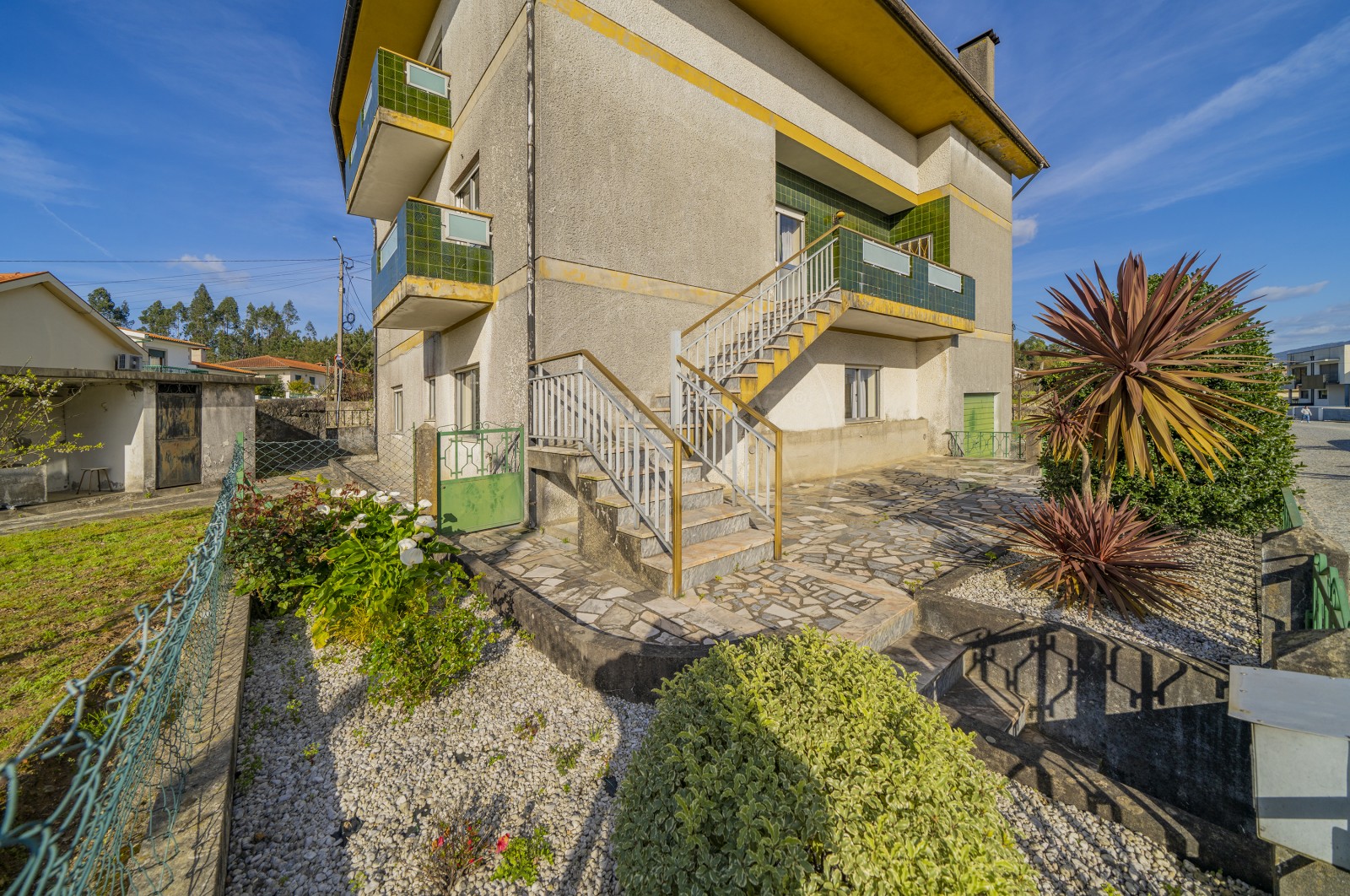 Moradia T6 para Venda em Sequeira, Braga, Braga - Fachada (Imagem 9)