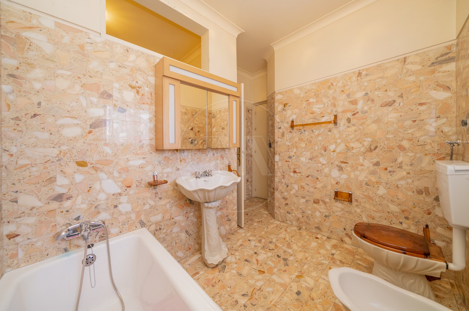 Moradia T6 para Venda em Sequeira, Braga, Braga - Casa de banho (Imagem 3)