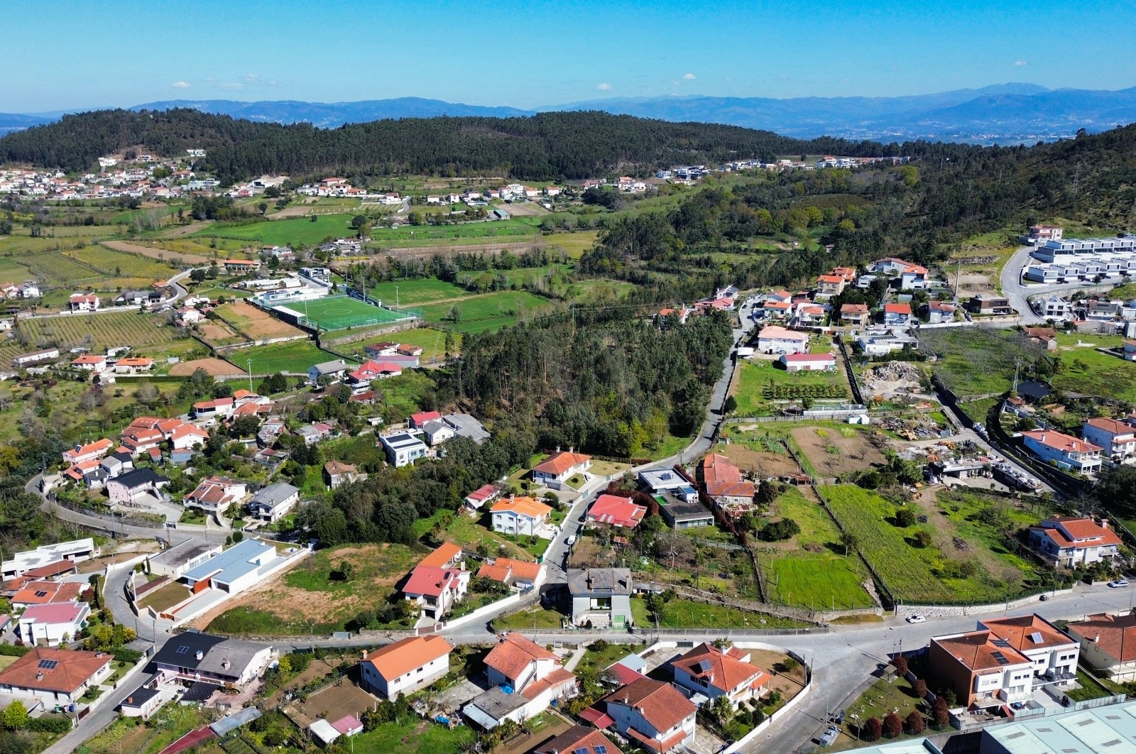 Moradia T6 para Venda em Sequeira, Braga, Braga - Área envolvente (Imagem 1)