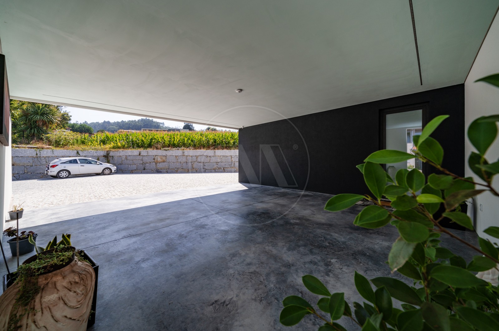 Moradia T4+1 para Venda em Nine, Vila Nova de Famalicão, Braga - Parqueamento/Garagem (Imagem 1)