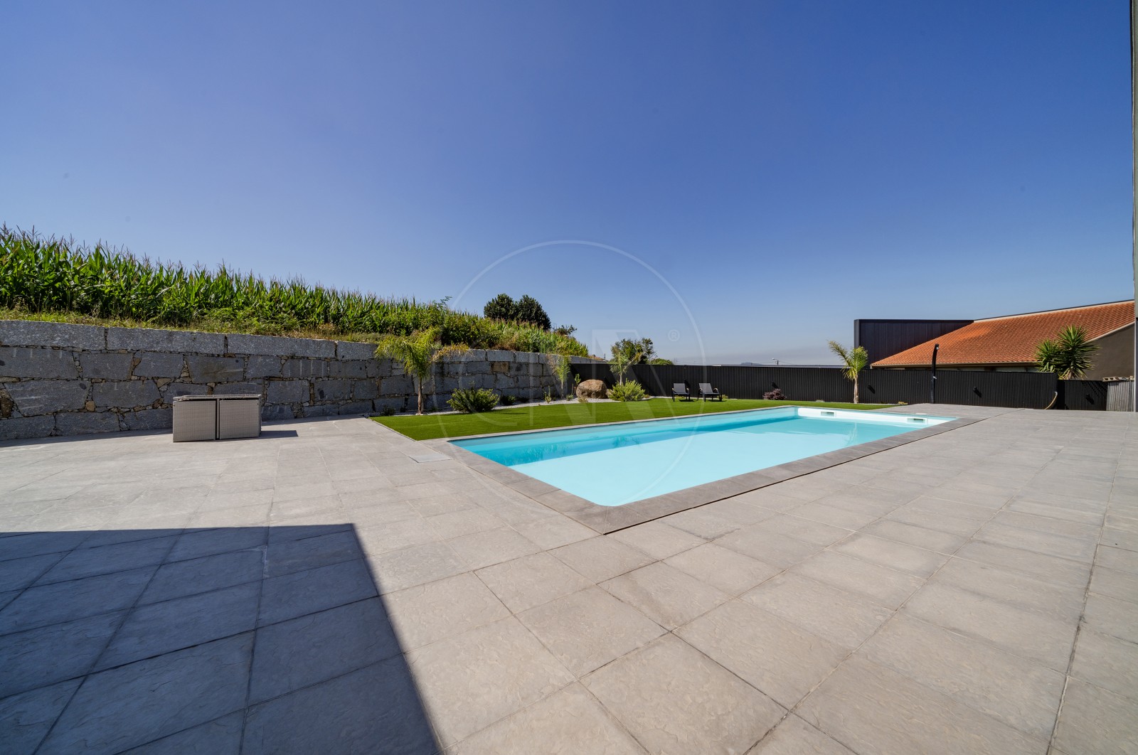 Moradia T4+1 para Venda em Nine, Vila Nova de Famalicão, Braga - Piscina (Imagem 1)