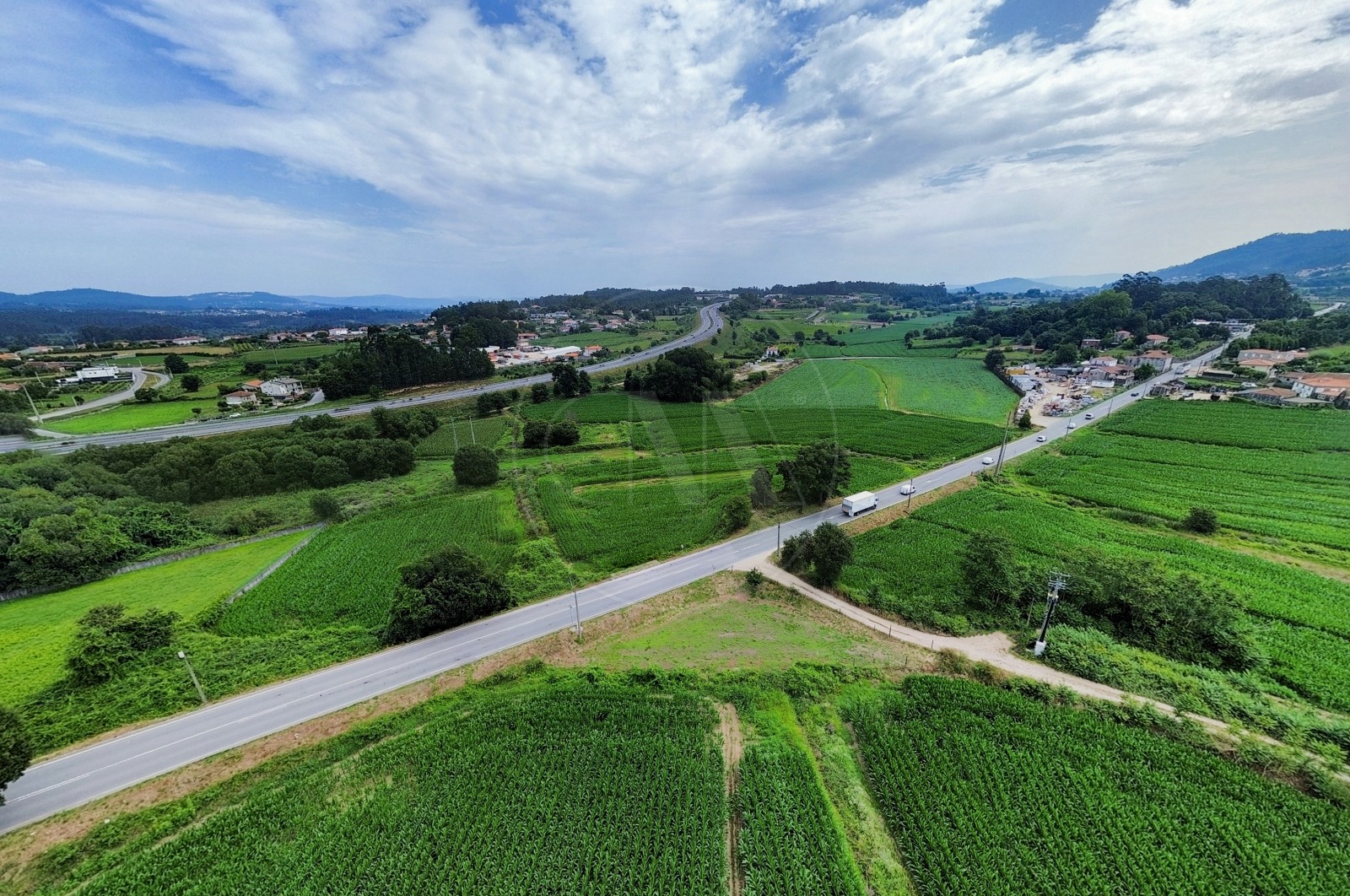 Land Rustic for For sale in Areias de Vilar e Encourados, Barcelos, Braga - Área envolvente (Imagem 3)