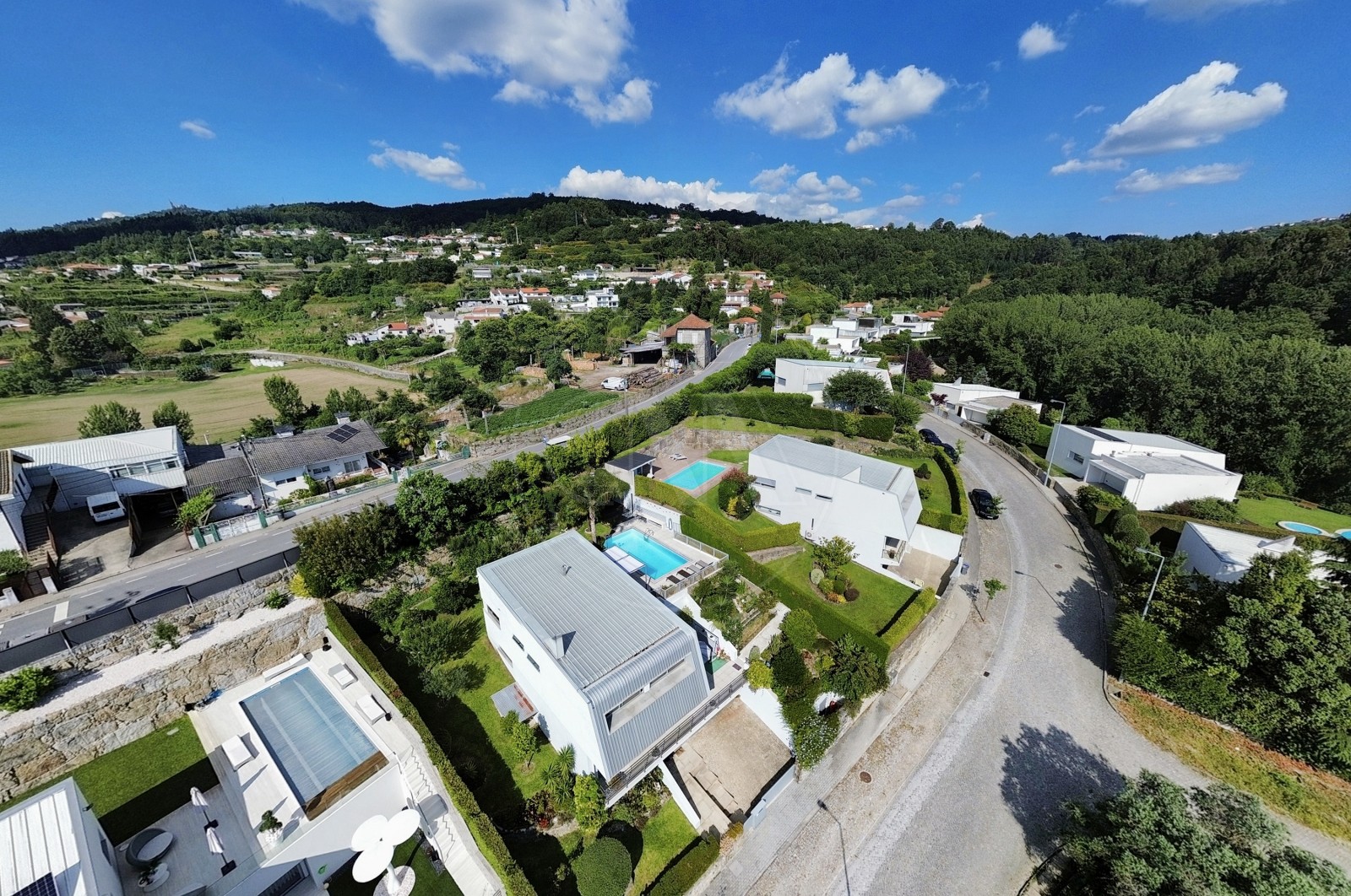 House T3 for For sale in Pinheiro, Guimarães, Braga - Fachada (Imagem 1)