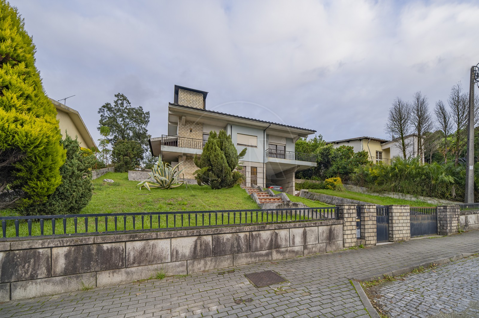 Moradia T6 para Venda em Palmeira, Braga, Braga - Fachada (Imagem 1)