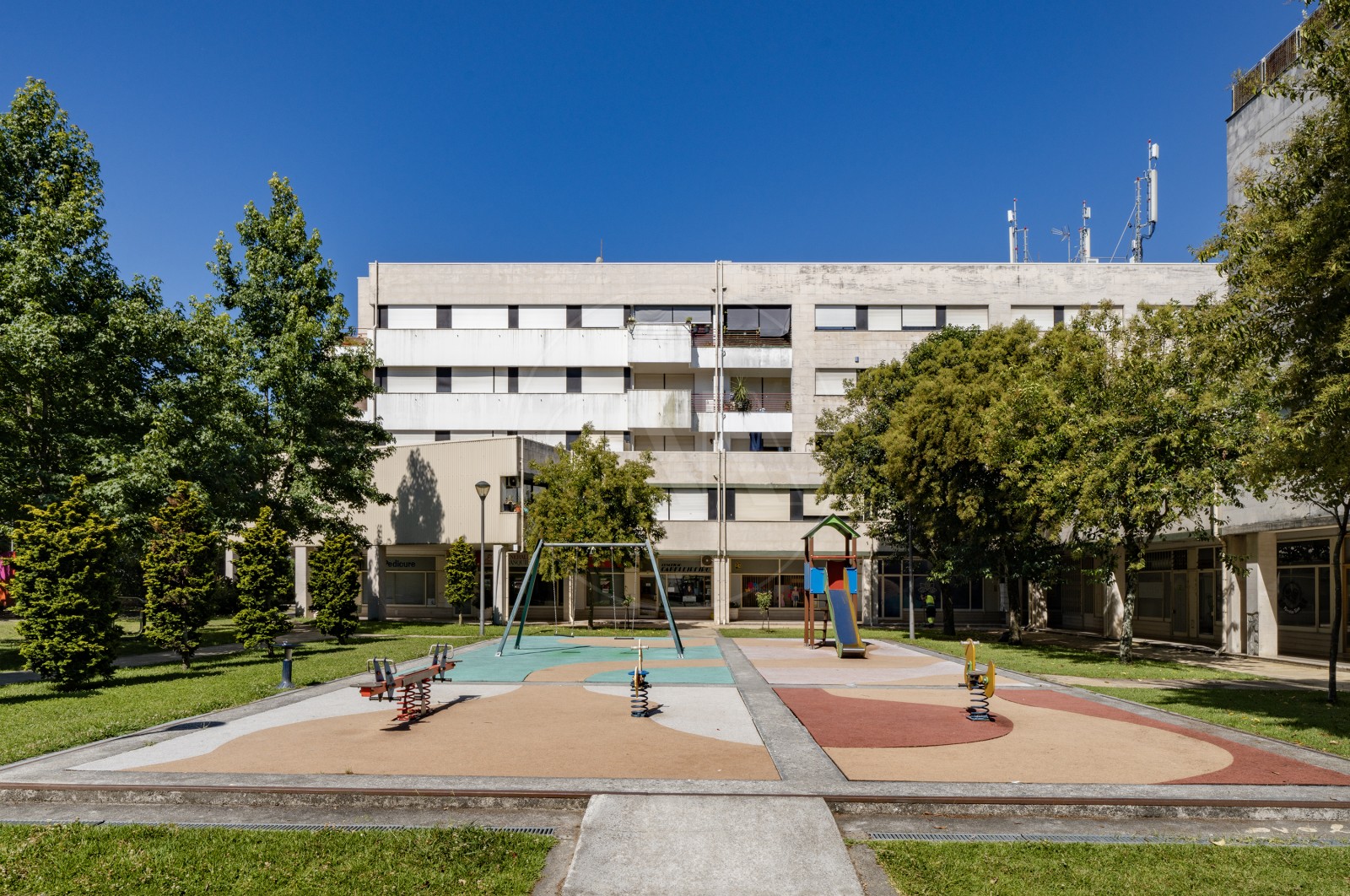 Apartment T2 for For sale in Braga (Maximinos, Sé e Cividade), Braga, Braga - Fachada (Imagem 1)