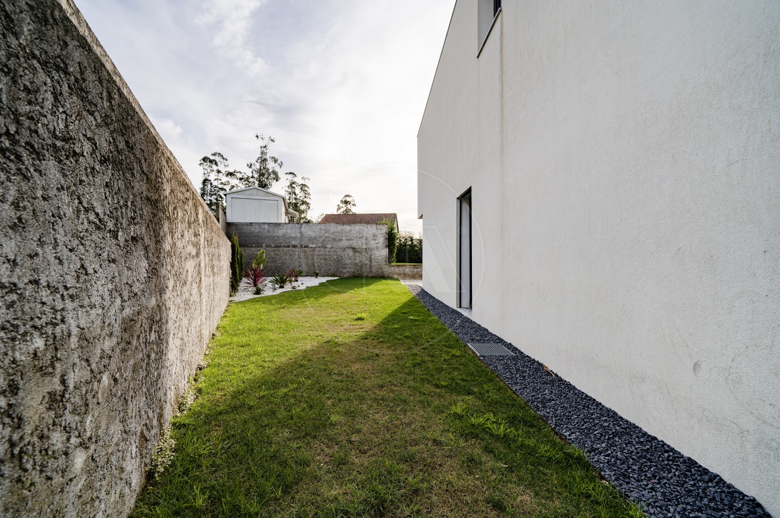 Moradia T3 para Venda em Vila Chã, Esposende, Braga - Quintal/Jardim (Imagem 2)