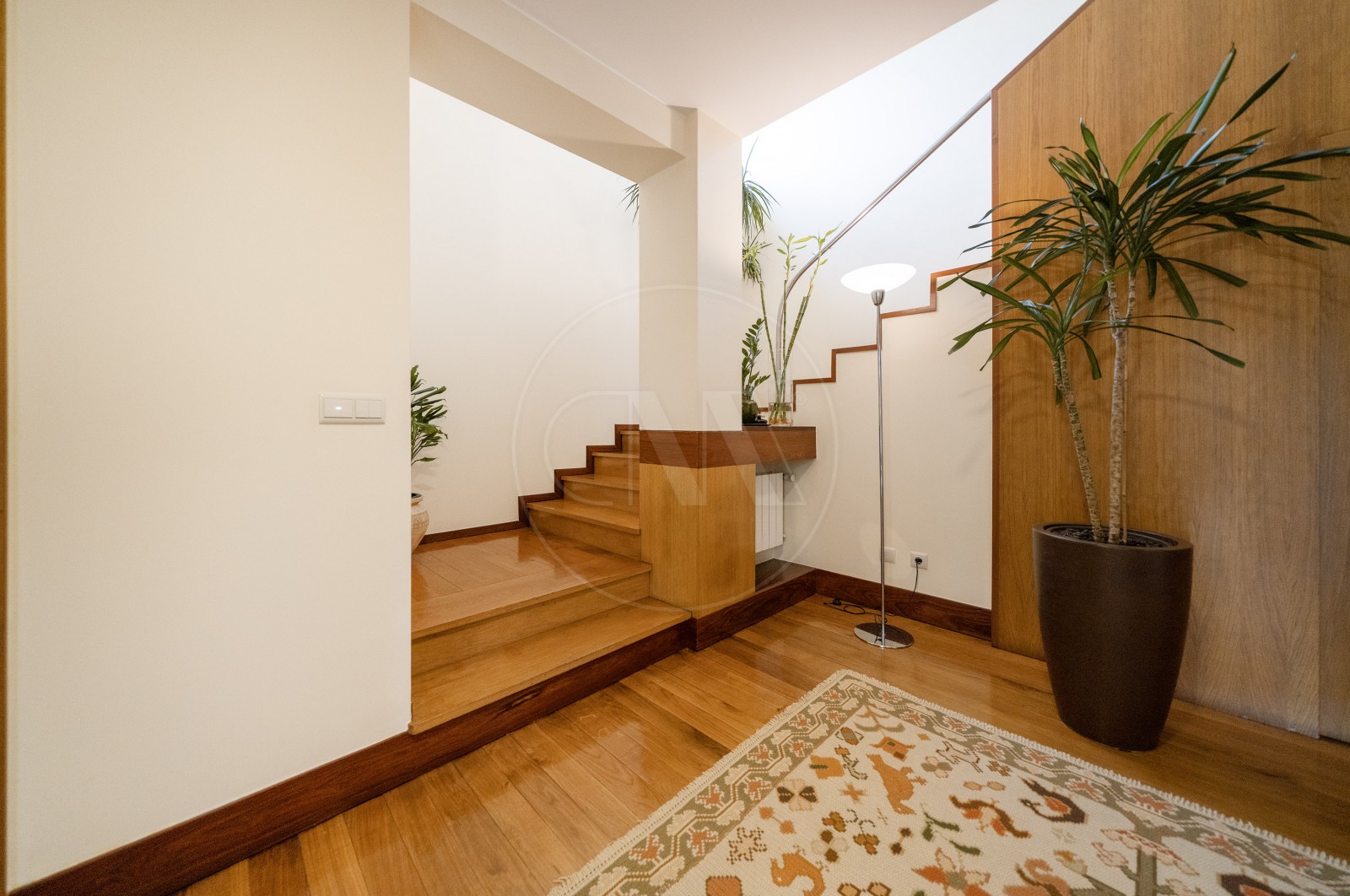 Moradia T6 para Venda em Nogueiró e Tenões, Braga, Braga - Entrada (Imagem 1)