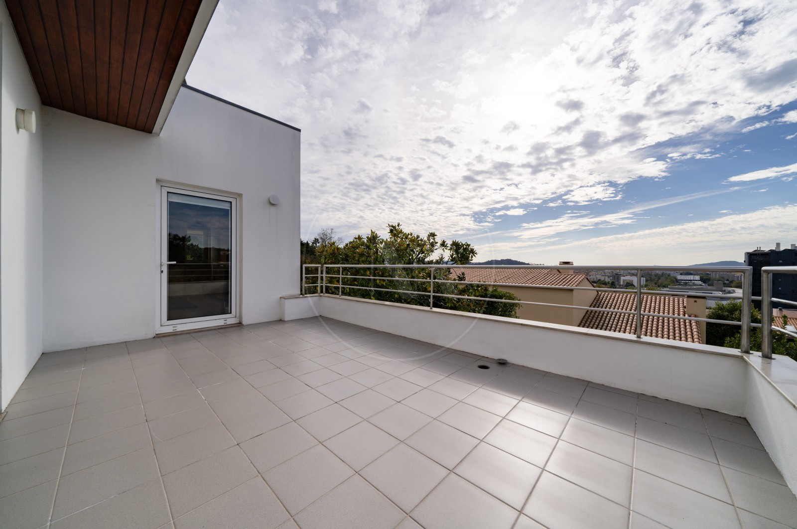 Moradia T6 para Venda em Nogueiró e Tenões, Braga, Braga - Terraço (Imagem 3)