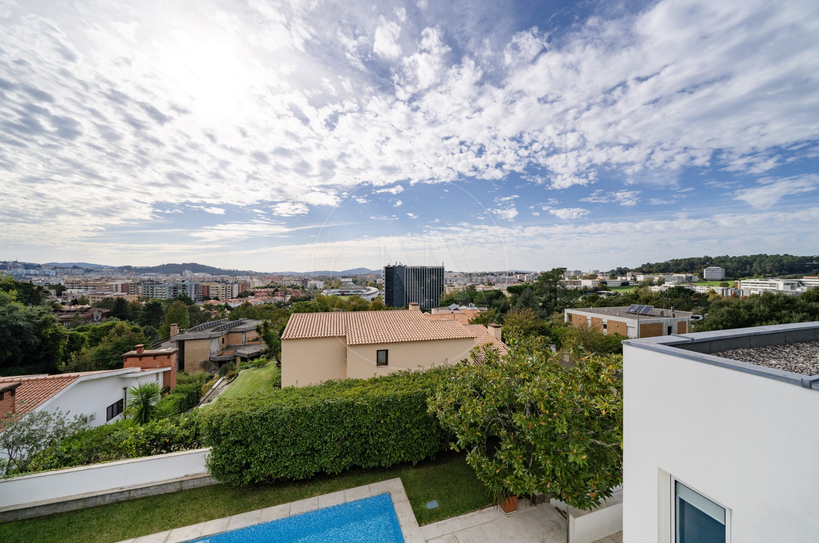 Moradia T6 para Venda em Nogueiró e Tenões, Braga, Braga - Vistas (Imagem 1)