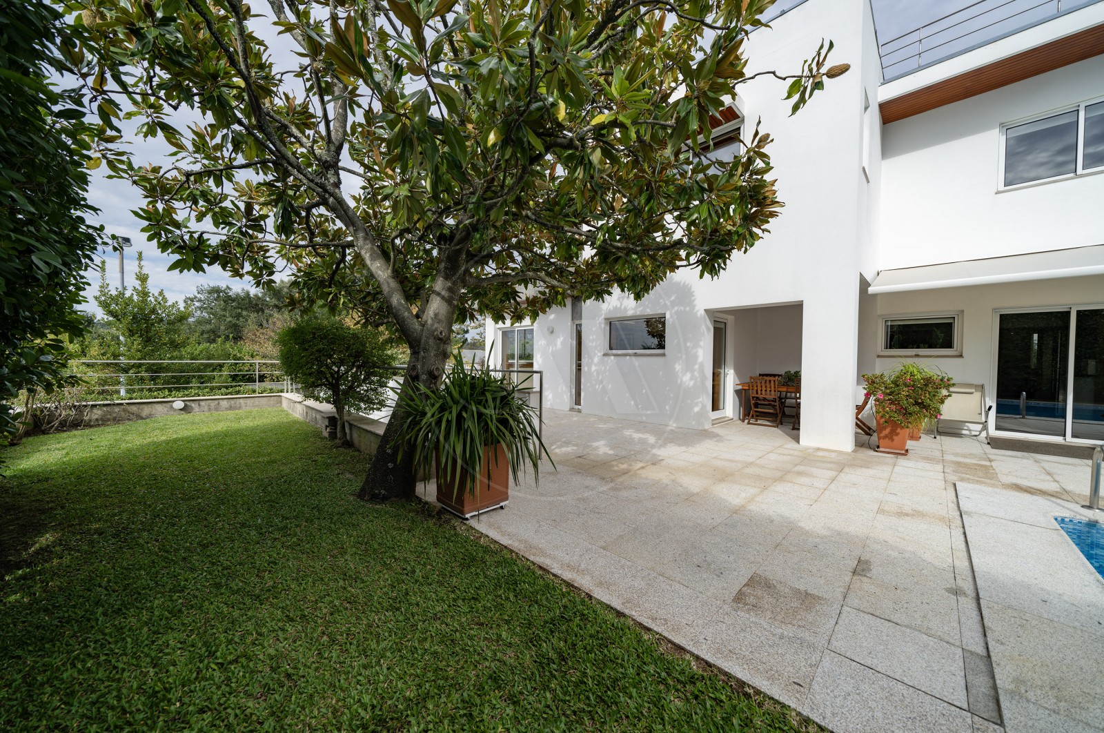 Moradia T6 para Venda em Nogueiró e Tenões, Braga, Braga - Quintal/Jardim (Imagem 1)