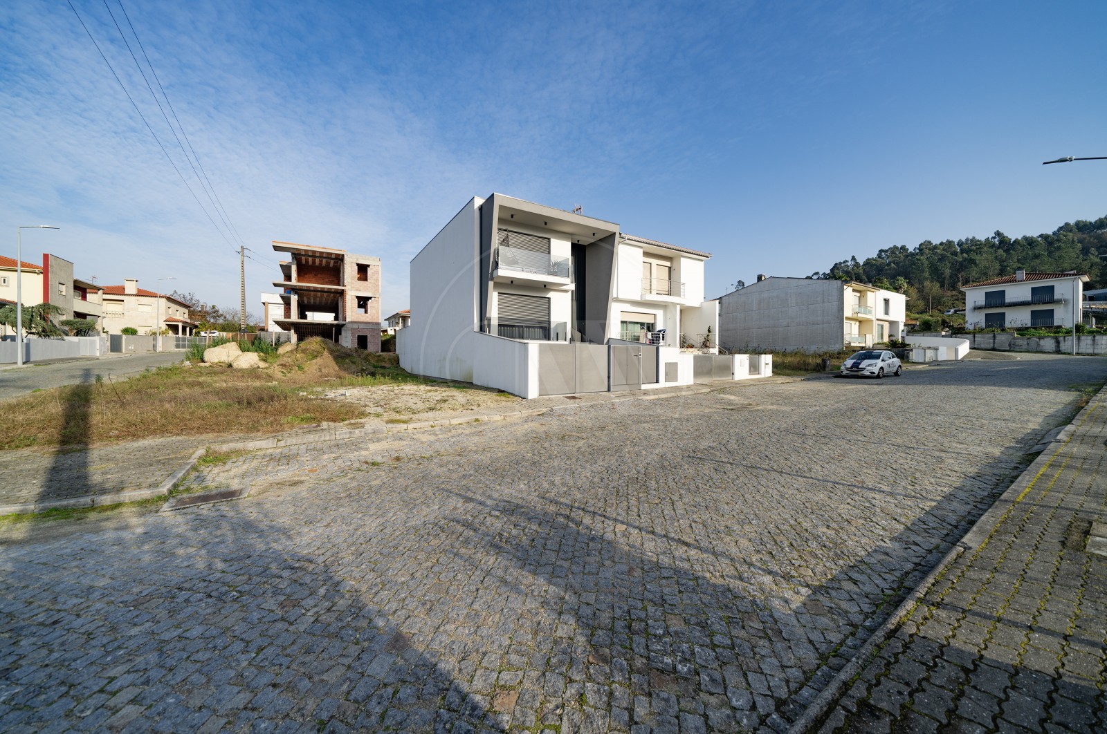 Terreno Urbano para Venda em Priscos, Braga, Braga - Área envolvente (Imagem 1)