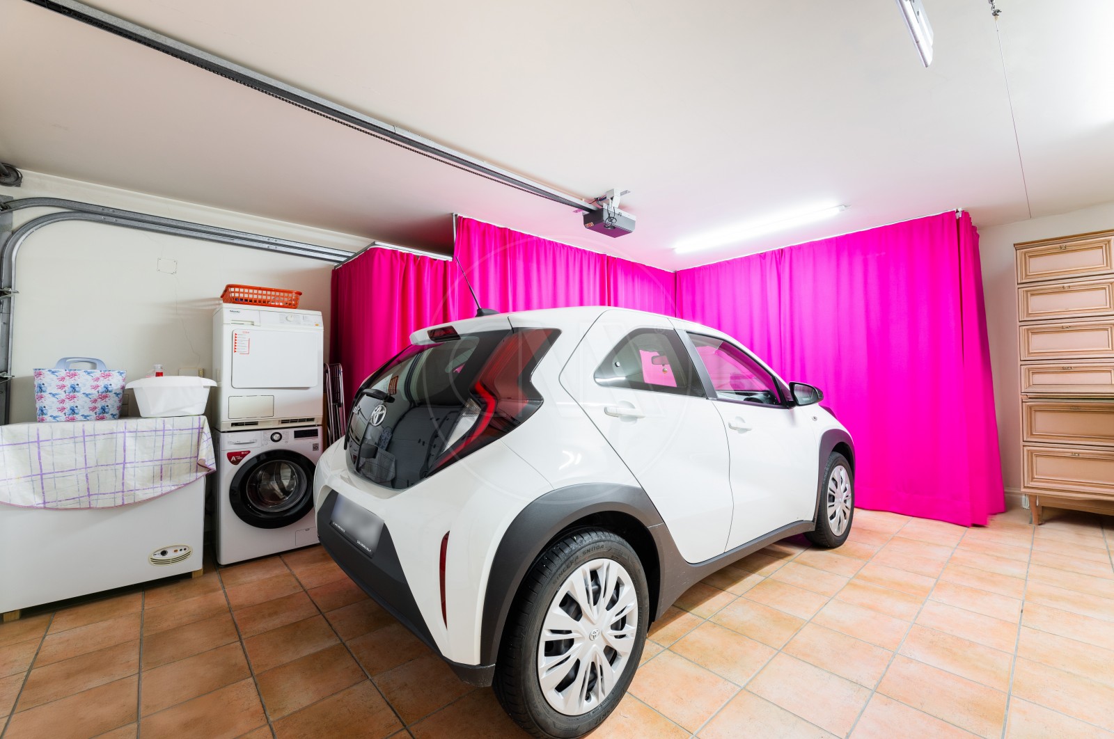 Moradia T3 para Venda em Celeirós, Aveleda e Vimieiro, Braga, Braga - Parqueamento/Garagem (Imagem 1)