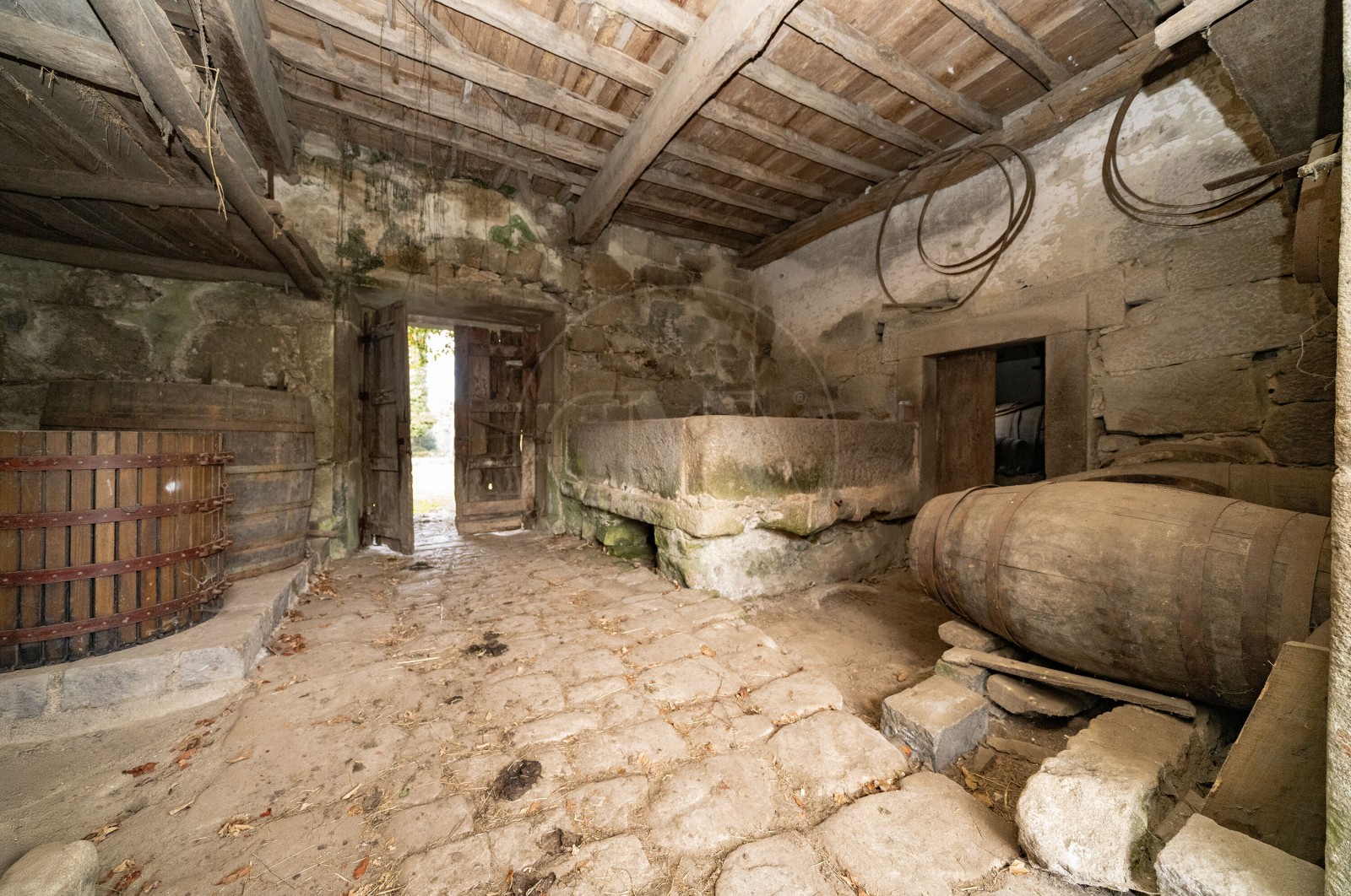 Farm T8 for For sale in Covelas, Póvoa de Lanhoso, Braga - Cave (Imagem 1)