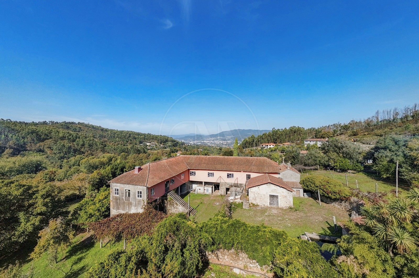 Farm T8 for For sale in Covelas, Póvoa de Lanhoso, Braga - Fachada (Imagem 2)