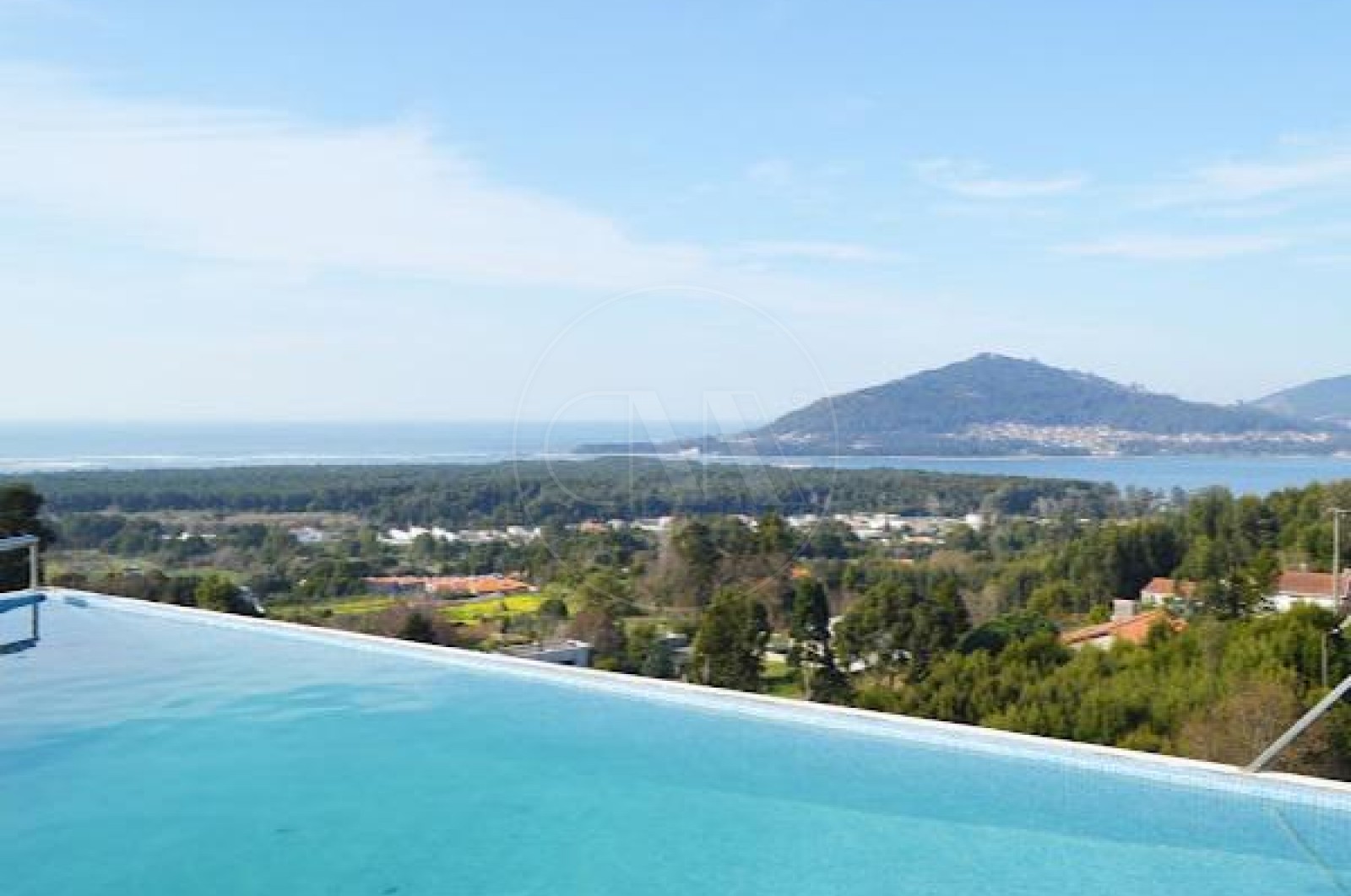 Moradia T4 para Venda em Moledo e Cristelo, Caminha, Viana do Castelo - Piscina (Imagem 3)