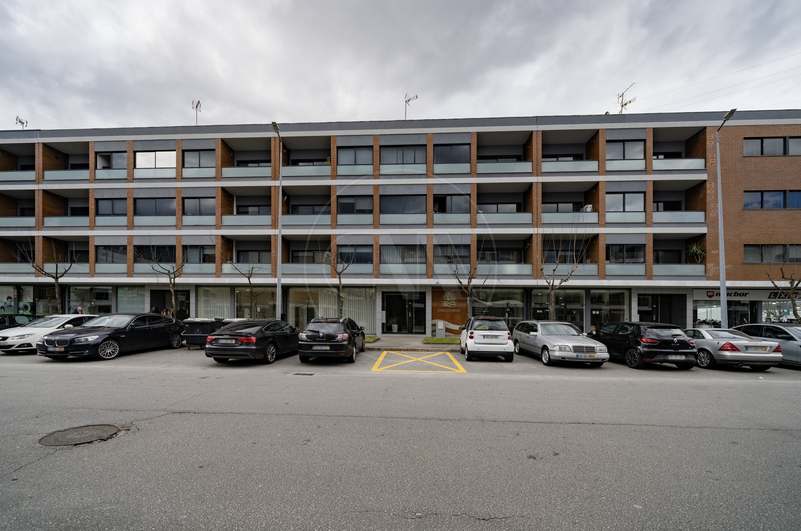 Apartamento T3 para Venda em Celeirós, Aveleda e Vimieiro, Braga, Braga - Fachada (Imagem 1)