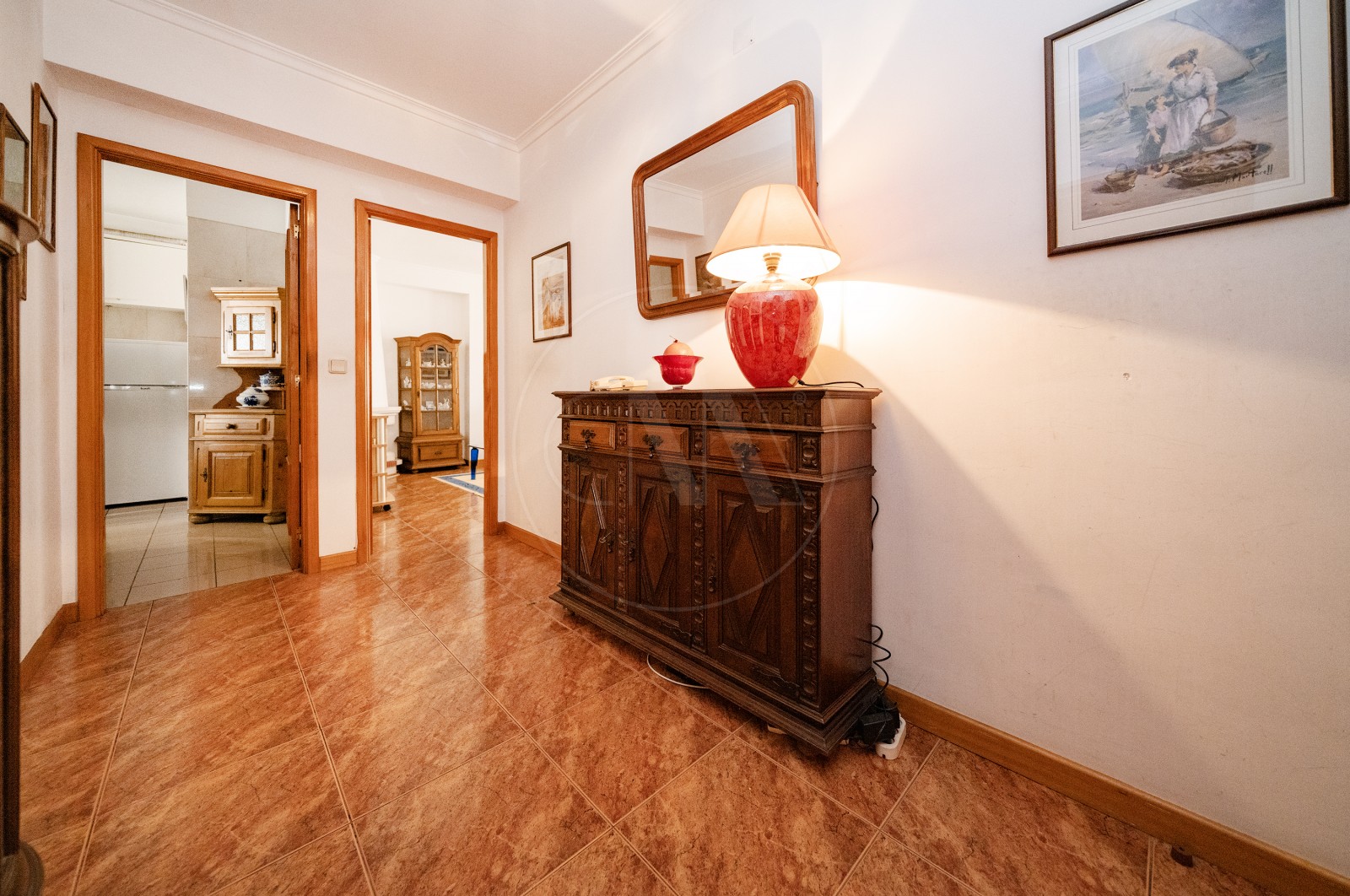 Apartamento T2 para Venda em Nogueira, Fraião e Lamaçães, Braga, Braga - Corredor (Imagem 1)