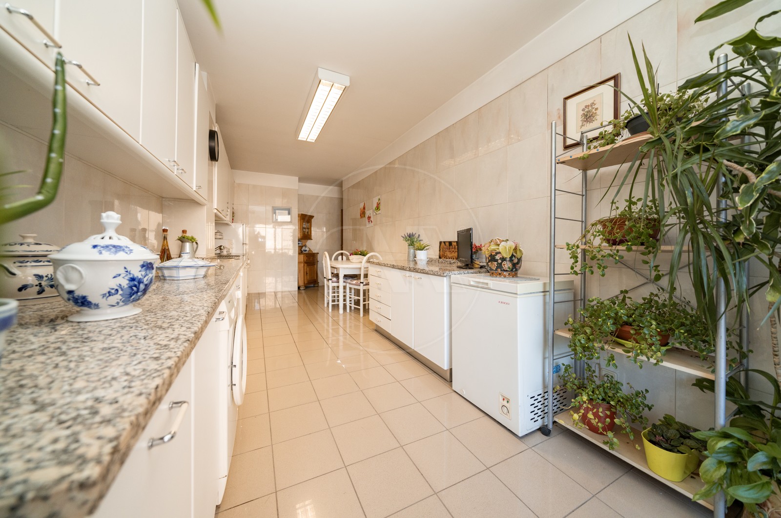 Apartamento T2 para Venda em Nogueira, Fraião e Lamaçães, Braga, Braga - Cozinha (Imagem 2)