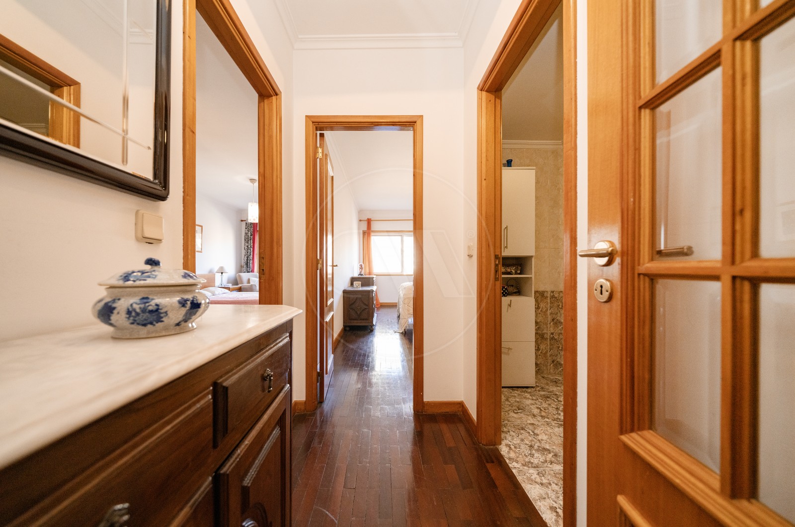 Apartamento T2 para Venda em Nogueira, Fraião e Lamaçães, Braga, Braga - Corredor (Imagem 3)