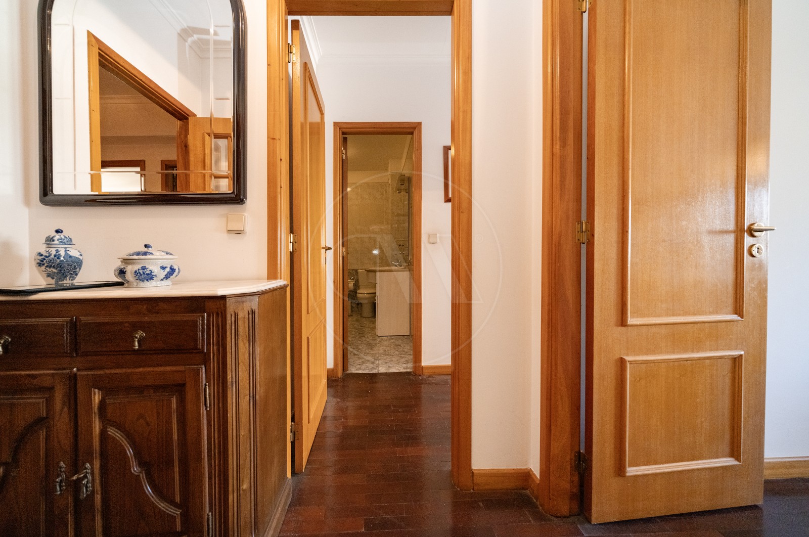 Apartamento T2 para Venda em Nogueira, Fraião e Lamaçães, Braga, Braga - Corredor (Imagem 5)