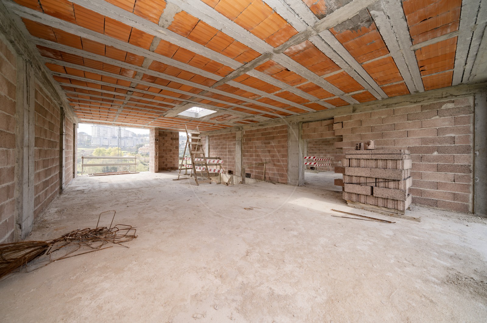 Moradia T3 para Venda em Póvoa de Lanhoso (Nossa Senhora do Amparo), Póvoa de Lanhoso, Braga - Sala (Imagem 1)