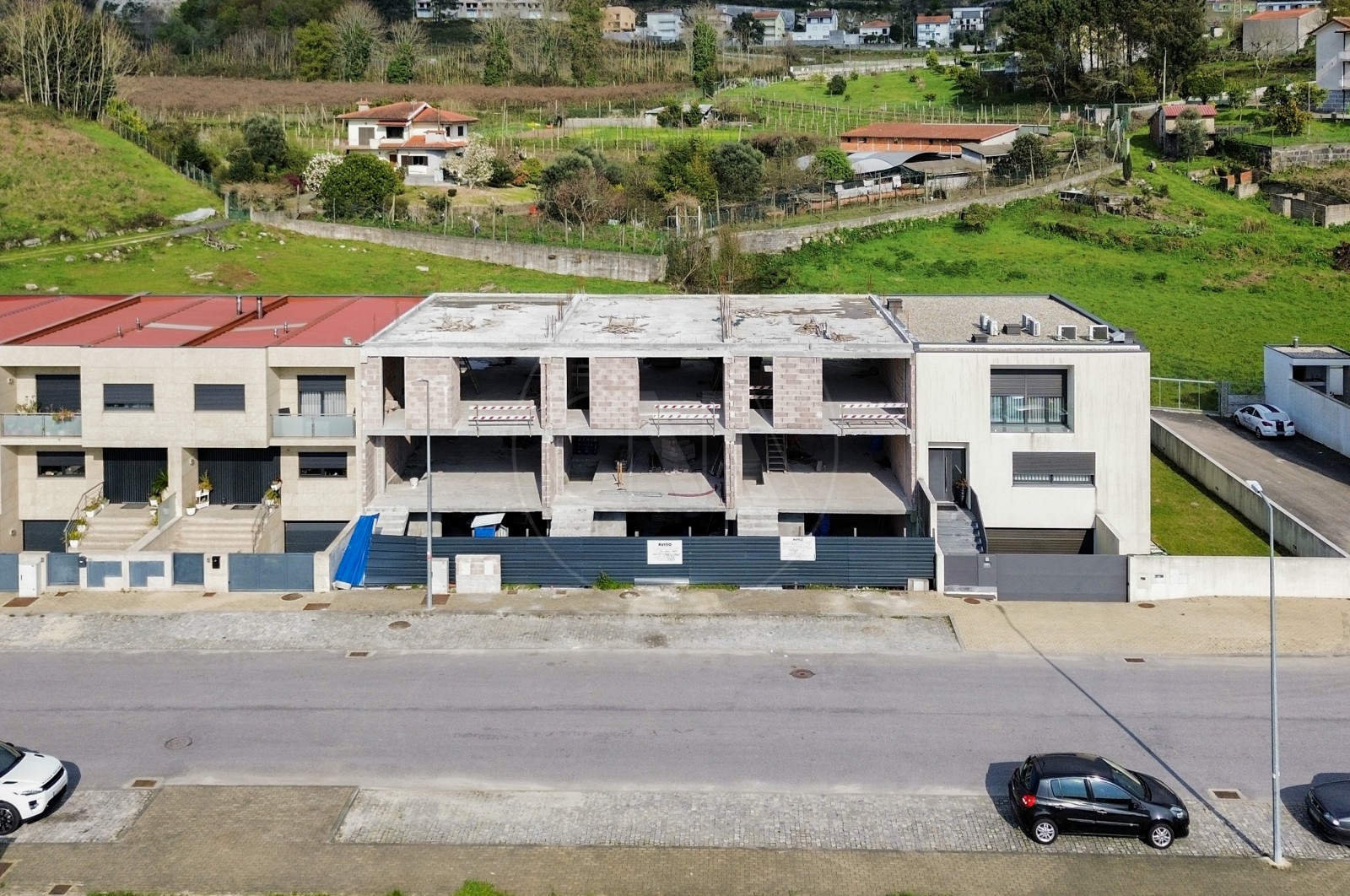 Moradia T3 para Venda em Póvoa de Lanhoso (Nossa Senhora do Amparo), Póvoa de Lanhoso, Braga - Fachada (Imagem 9)