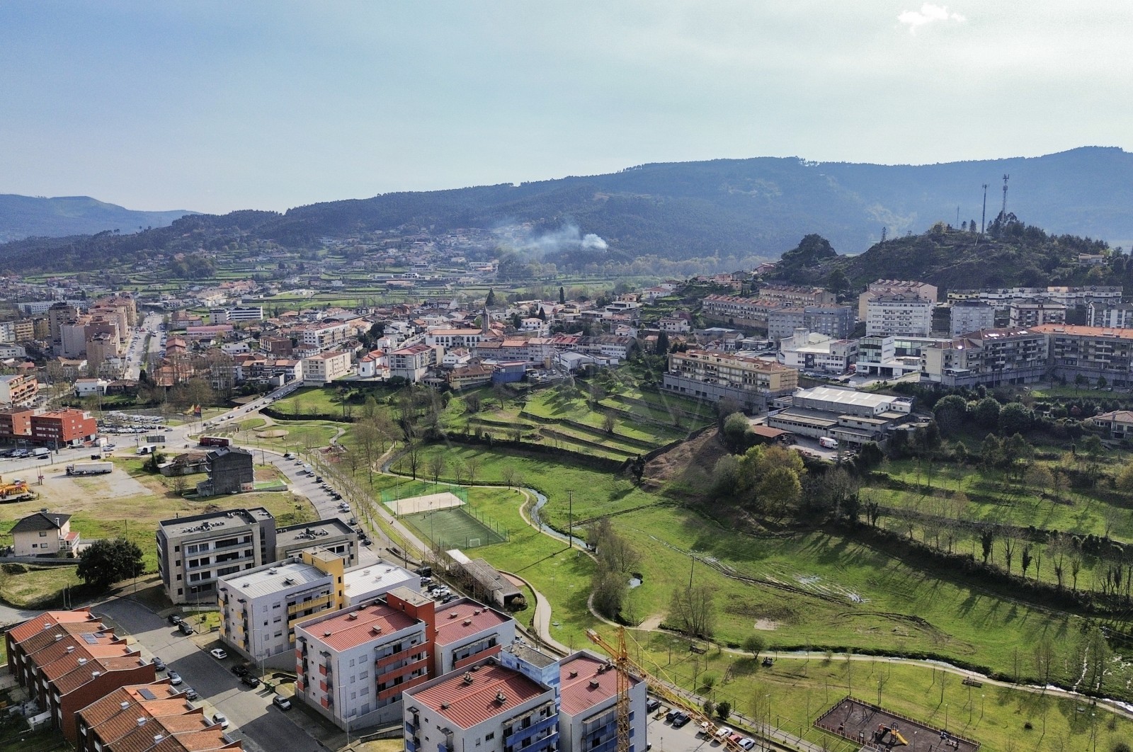 Moradia T3 para Venda em Póvoa de Lanhoso (Nossa Senhora do Amparo), Póvoa de Lanhoso, Braga - Área envolvente (Imagem 1)