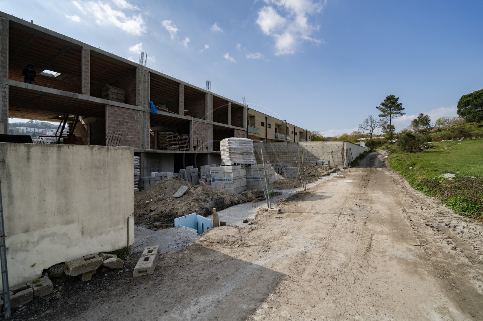 Moradia T3 para Venda em Póvoa de Lanhoso (Nossa Senhora do Amparo), Póvoa de Lanhoso, Braga - Terreno (Imagem 1)