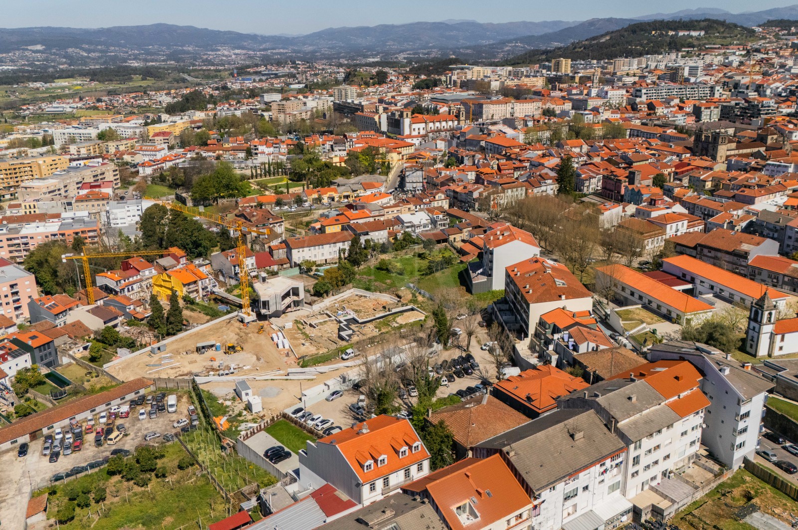 Apartment T2 for For sale in Braga (Maximinos, Sé e Cividade), Braga, Braga - Área envolvente (Imagem 9)