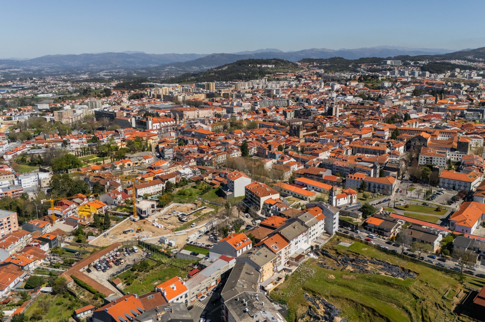 Apartment T2 for For sale in Braga (Maximinos, Sé e Cividade), Braga, Braga - Área envolvente (Imagem 10)