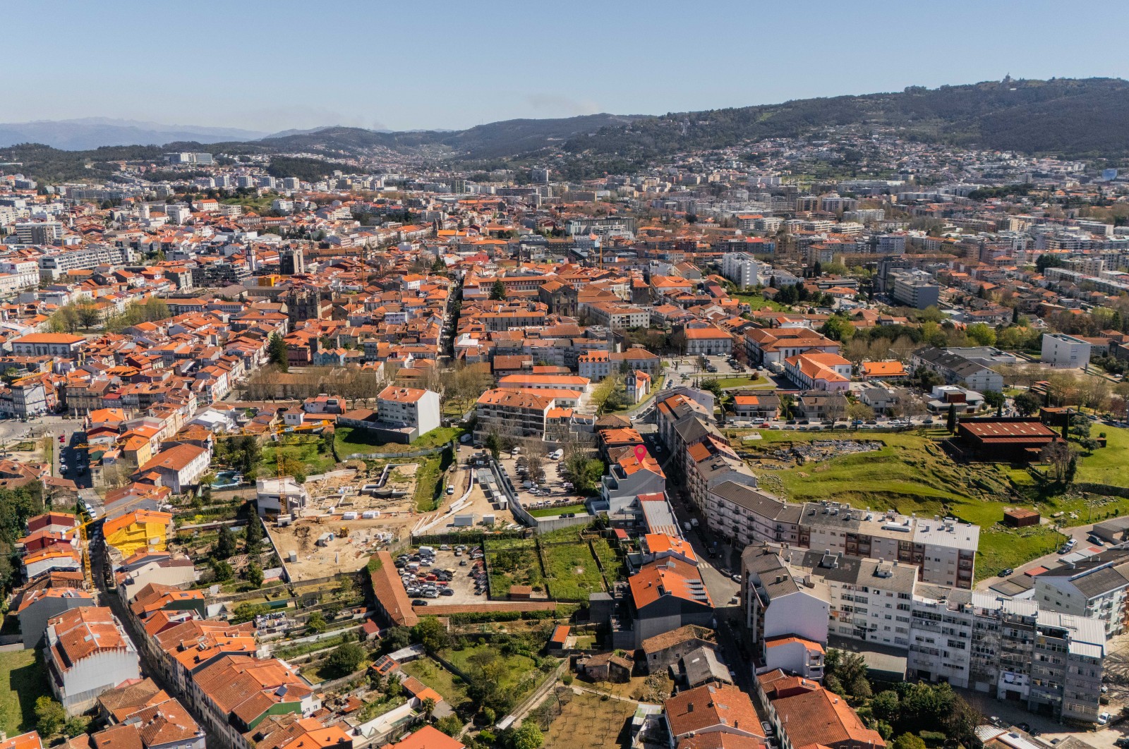 Apartment T2 for For sale in Braga (Maximinos, Sé e Cividade), Braga, Braga - Área envolvente (Imagem 8)