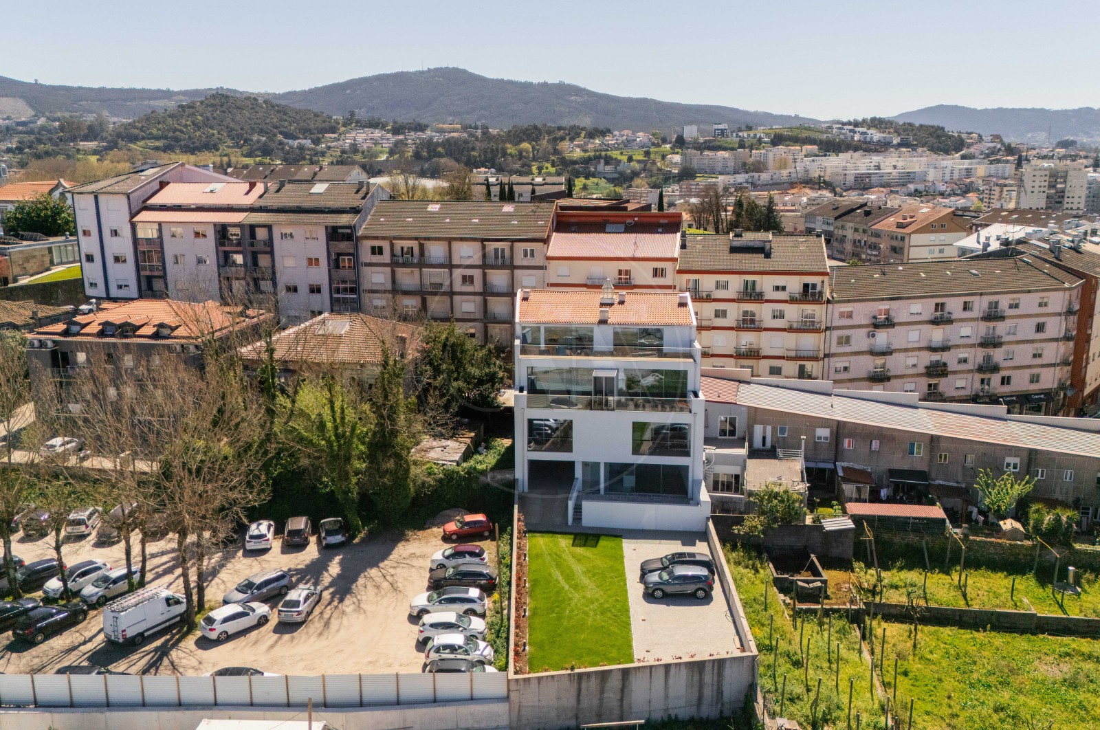 Apartment T2 for For sale in Braga (Maximinos, Sé e Cividade), Braga, Braga - Área envolvente (Imagem 6)