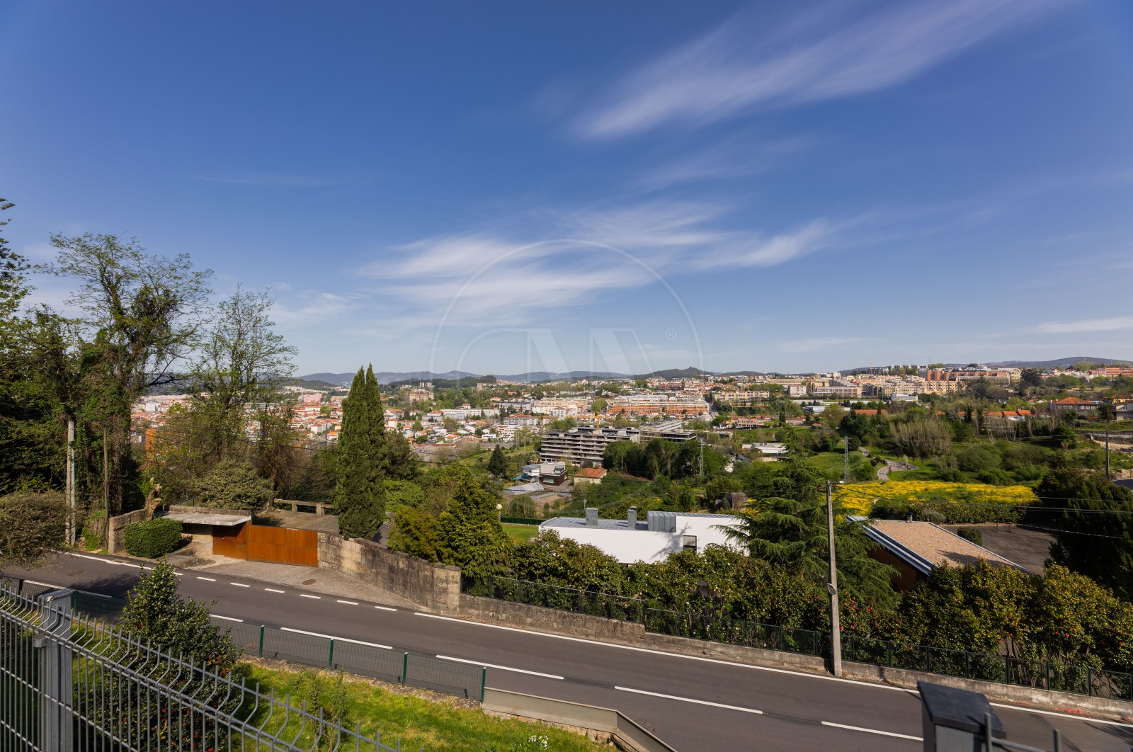 Moradia T4 para Venda em Costa, Guimarães, Braga - Área envolvente (Imagem 9)