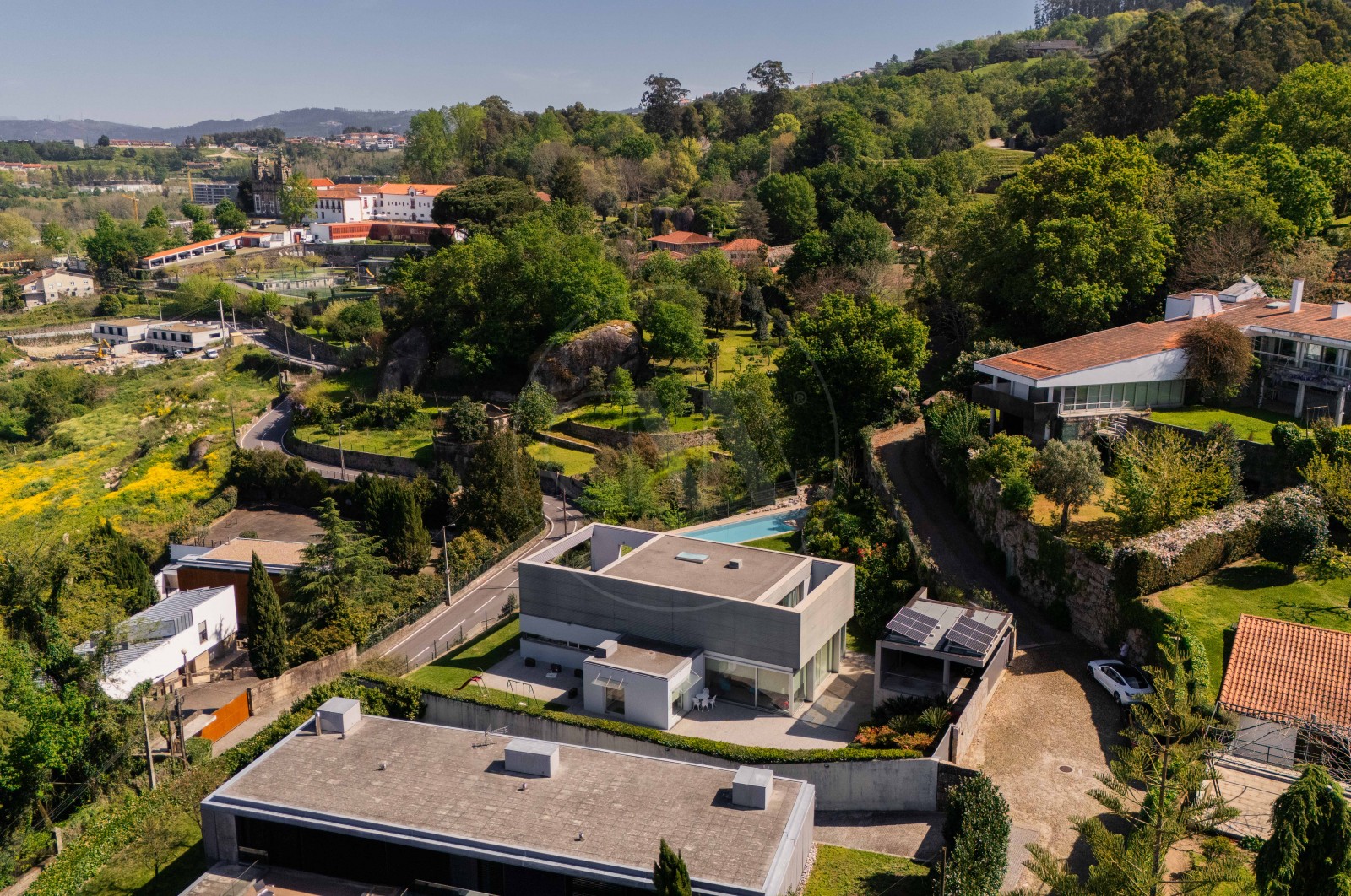 Moradia T4 para Venda em Costa, Guimarães, Braga - Área envolvente (Imagem 7)