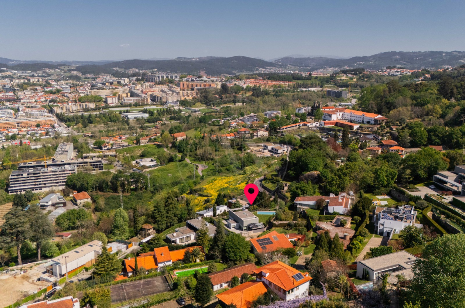 Moradia T4 para Venda em Costa, Guimarães, Braga - Área envolvente (Imagem 13)