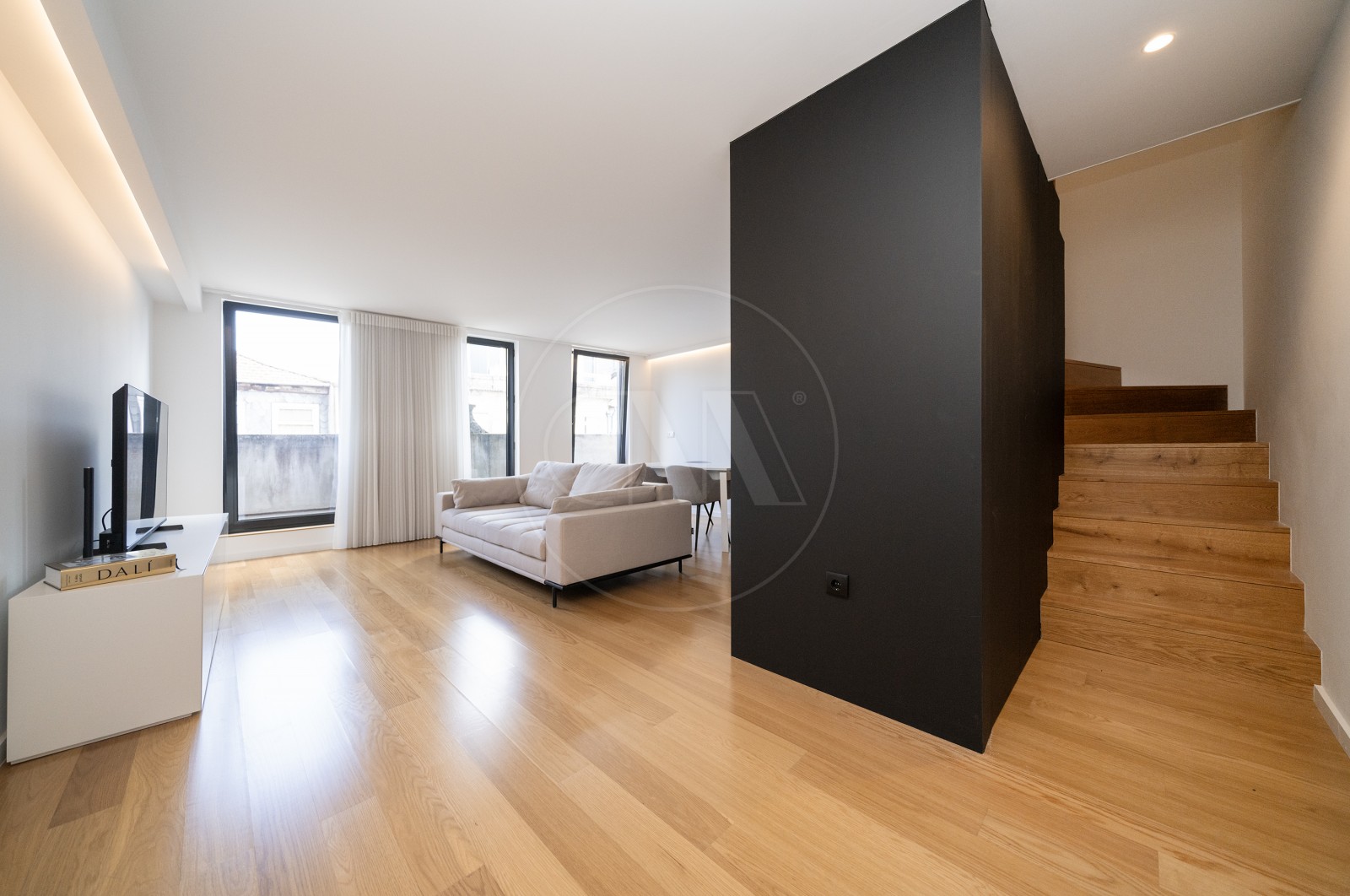 Apartamento T1 para Venda em Bonfim, Porto, Porto - Entrada (Imagem 1)