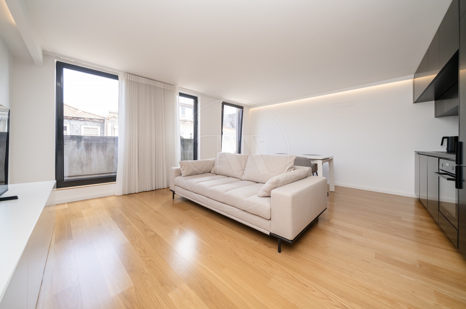 Apartamento T1 para Venda em Bonfim, Porto, Porto - Sala (Imagem 1)