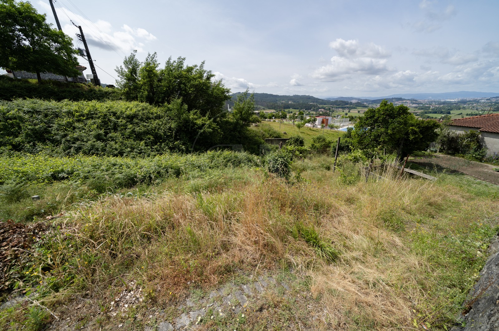 Land Urban for For sale in Escudeiros e Penso (Santo Estêvão e São Vicente), Braga, Braga - Terreno (Imagem 1)