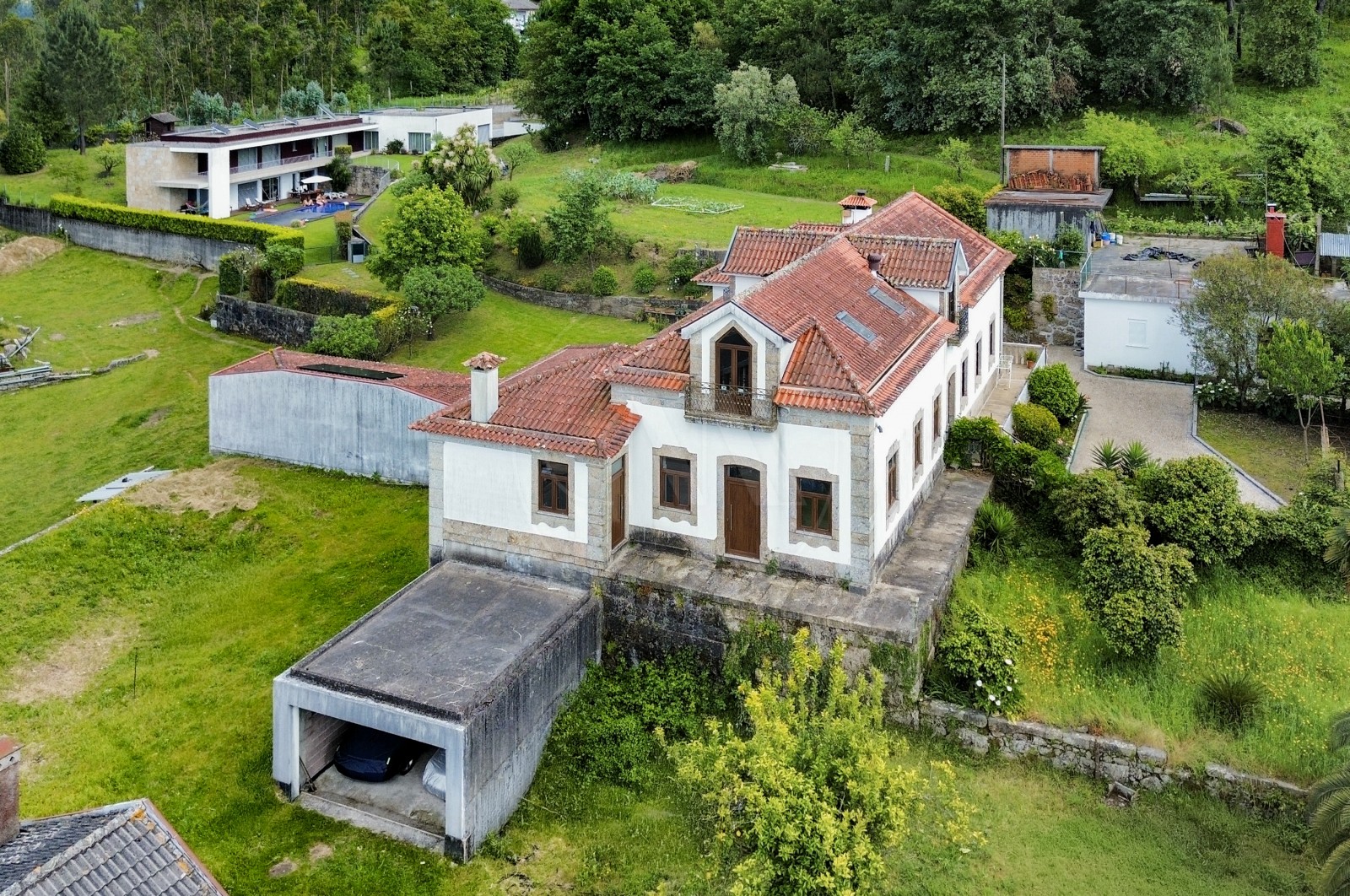 Moradia T3 para Venda em Priscos, Braga, Braga - Fachada (Imagem 3)