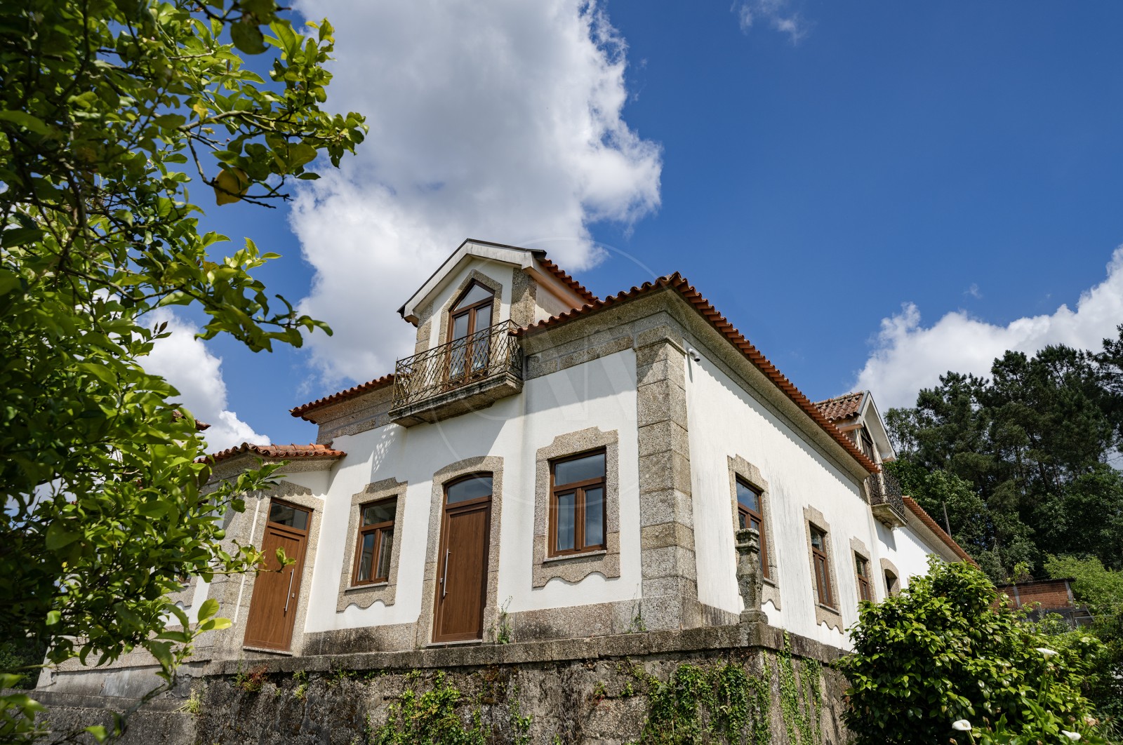 Moradia T3 para Venda em Priscos, Braga, Braga - Fachada (Imagem 5)