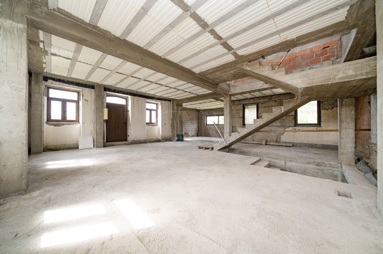 Moradia T3 para Venda em Priscos, Braga, Braga - Sala (Imagem 3)