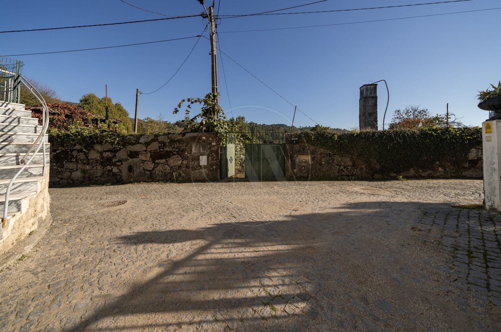 Land Rustic for For sale in Torre e Portela, Amares, Braga - Entrada (Imagem 2)