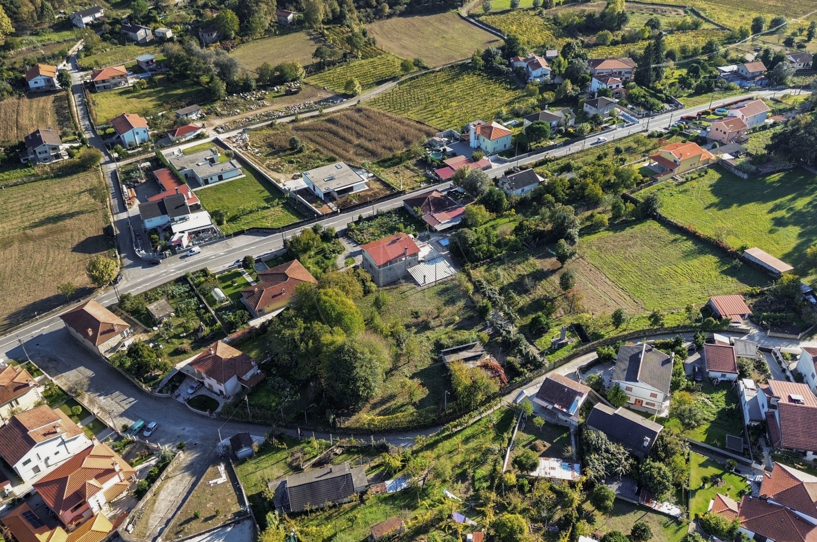 Land Rustic for For sale in Torre e Portela, Amares, Braga - Área envolvente (Imagem 2)