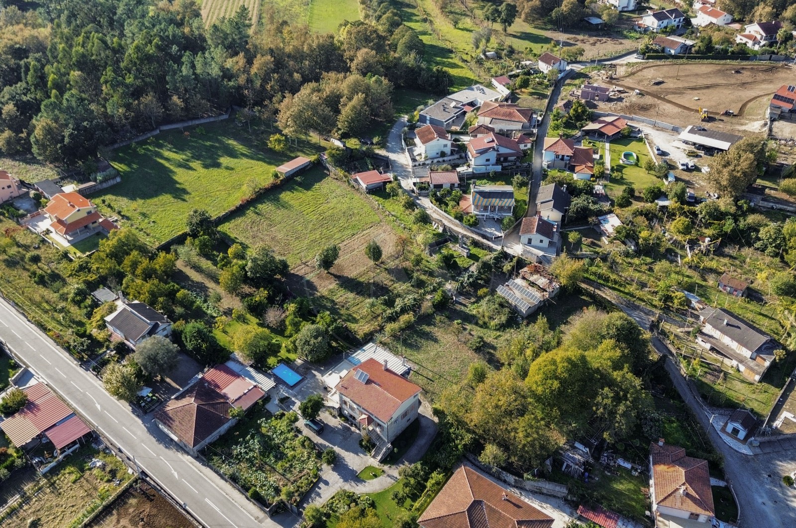 Land Rustic for For sale in Torre e Portela, Amares, Braga - Área envolvente (Imagem 3)