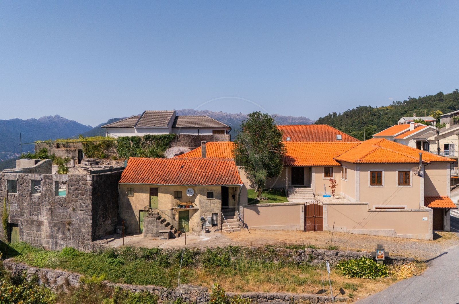 House T6 for For sale in Ventosa e Cova, Vieira do Minho, Braga - Área envolvente (Imagem 10)