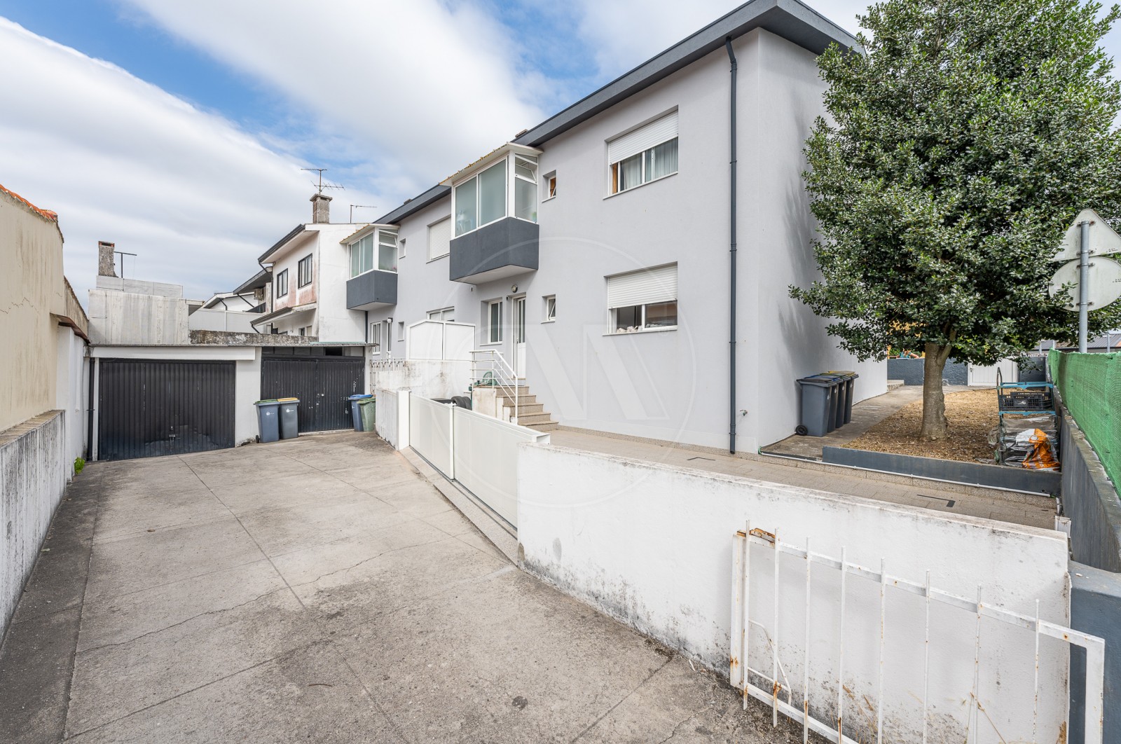 House T4 for For sale in Vila Nova da Telha, Maia, Porto - Áreas comuns (Imagem 1)