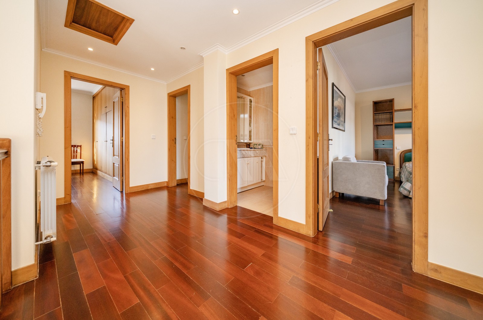 Moradia T5 para Venda em Merelim (São Pedro) e Frossos, Braga, Braga - Corredor (Imagem 1)