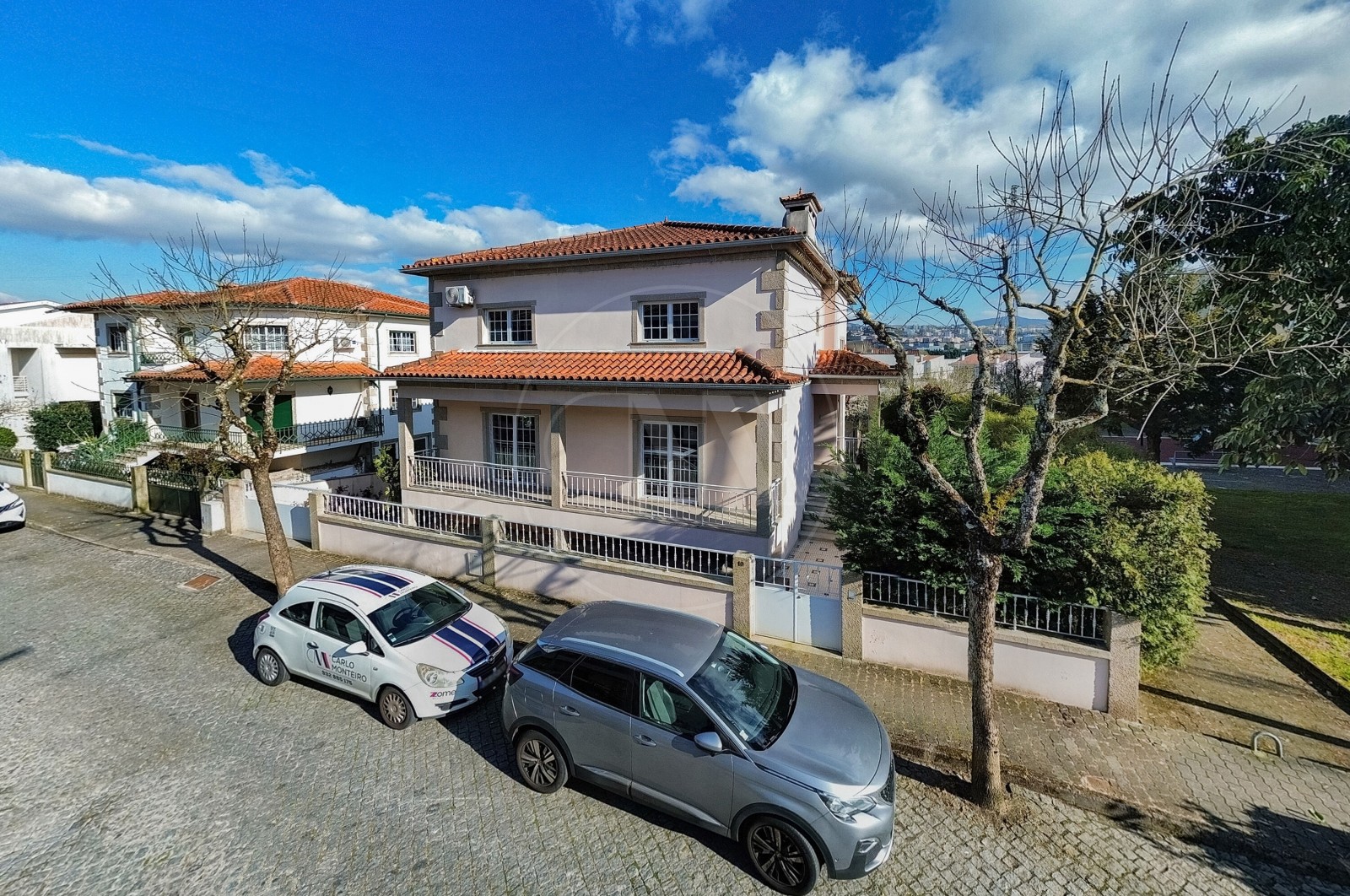 Moradia T5 para Venda em Merelim (São Pedro) e Frossos, Braga, Braga - Fachada (Imagem 1)