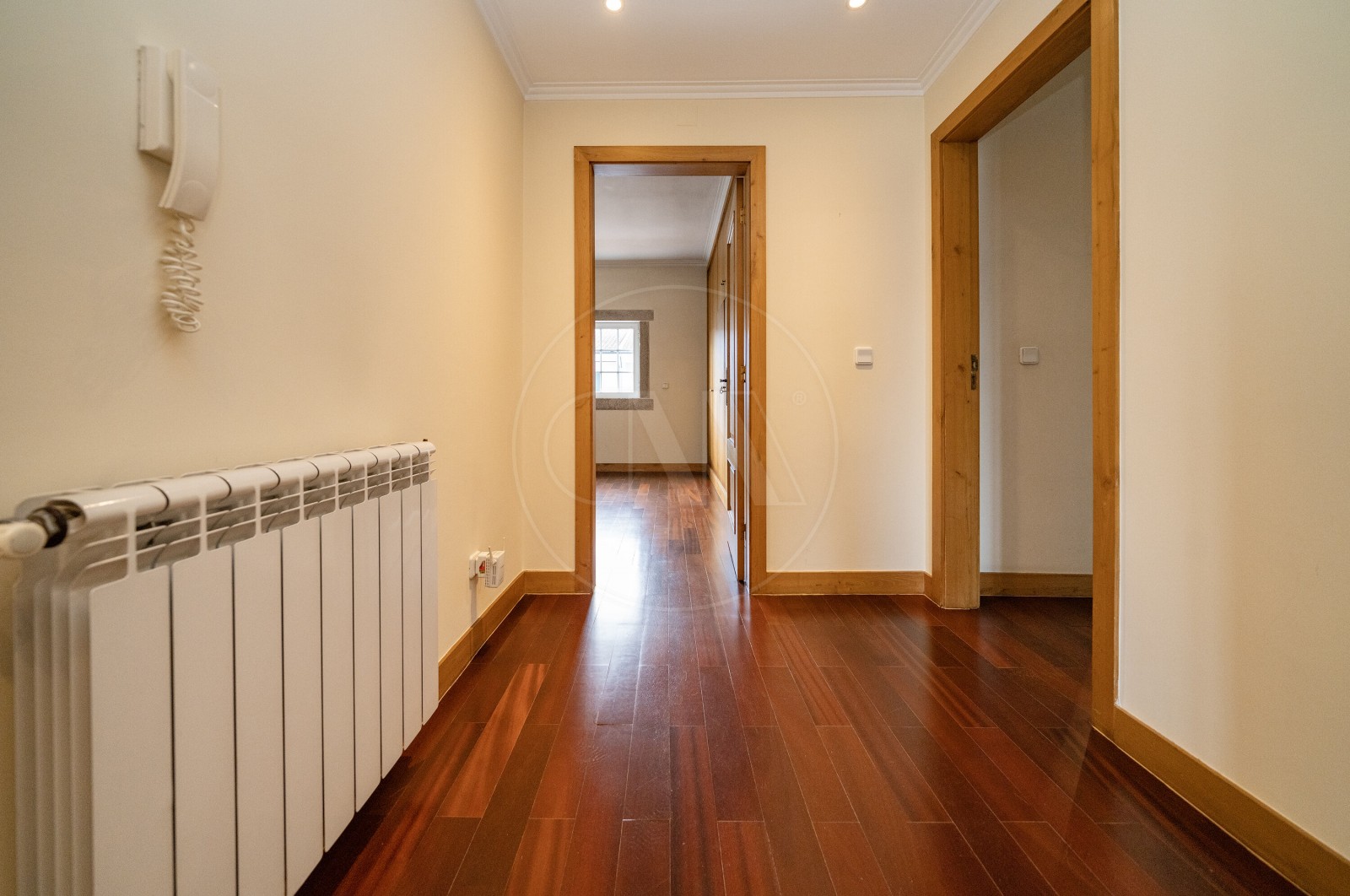 Moradia T5 para Venda em Merelim (São Pedro) e Frossos, Braga, Braga - Corredor (Imagem 2)